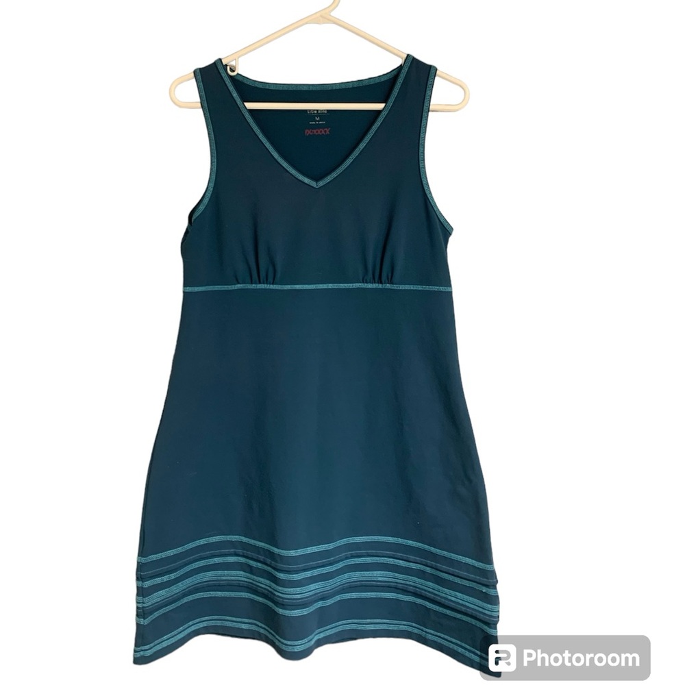 Title Nine blue spandex/polyester dress size medium blue and turquoise